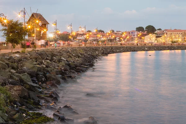 夜の海の海岸の夏の風景 — ストック写真