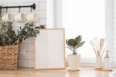 Mutfak arka planındaki çerçeveyi düzenle. İskandinav ev tasarımı.