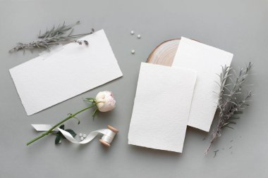 Romantik lavanta modeli. Düğün davetiyesi..