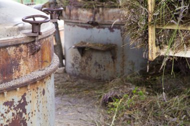 Esansları bitkisel damıtma makinaları için.