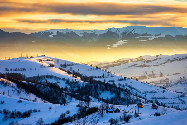 Winter Landscape Mountains Sunrise Beautiful Rural Area Carpathian Mountains Snow — Stock Photo, Image