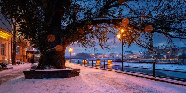 Uzhhorod Ukraine Dez 2016 Winterliches Stadtbild Morgengrauen Schöne Landschaft Auf — Stockfoto