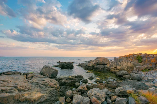 Paisaje Vacaciones Verano Junto Mar Amanecer Aguas Tranquilas Lava Playa —  Fotos de Stock