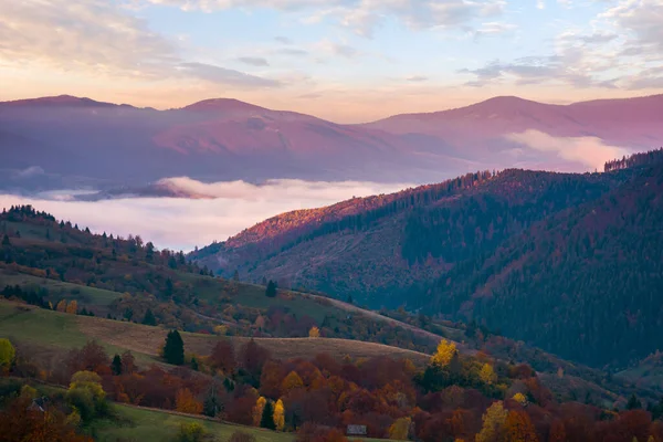 Гірська Сільська Місцевість Восени Сході Сонця Красиві Пейзажі Сільськими Полями — стокове фото