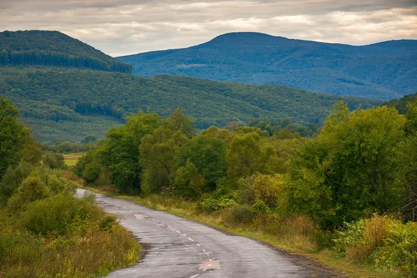 Estrada Rural Início Manhã Belas Paisagens Montanha Outono — Fotografia de Stock