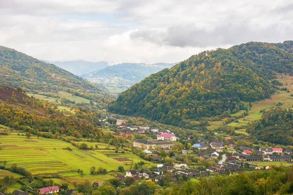 Rural Landscape Mountains Cloudy Autumn Weather Village Distant Valley — Stock Photo, Image