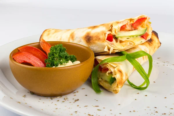 Burrito with cucumber and pepper — Stock Photo, Image