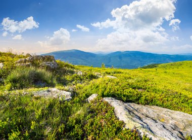 taşlar Vadisi Dağ sunrise, tepesinde