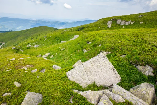 Stenar på bergets topp — Stockfoto