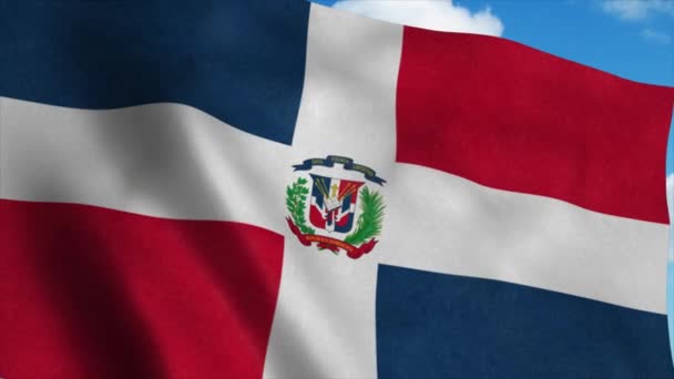 Gran bandera de República Dominicana ondeando en el viento, fondo cielo azul. 4K — Vídeo de stock
