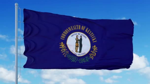 Bandera de Kentucky en un asta de la bandera ondeando en el viento, fondo azul del cielo. 4K — Vídeos de Stock