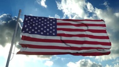 Güneşli bir günde rüzgarda dalgalanan Amerikan bayrağı. Açık mavi gökyüzünde ABD bayrağı. Amerika Birleşik Devletleri resmi bayrağı