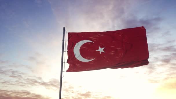 Флаг Турции, размахивающий на ветру в замедленной съемке 4К 60кадров в секунду — стоковое видео