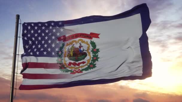 Bandera de Virginia Occidental y Estados Unidos en asta de bandera. Estados Unidos y Virginia Occidental Bandera Mixta ondeando en el viento — Vídeos de Stock