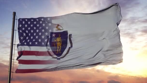 Drapeau du Massachusetts et des États-Unis sur mât. Etats-Unis et Massachusetts Drapeau mixte agitant dans le vent — Video