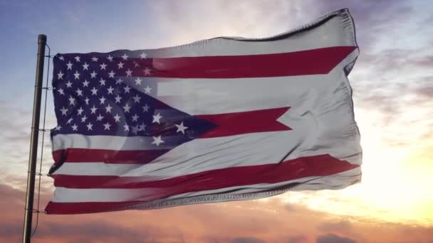 Флаг Огайо и США на флагштоке. Смешанный флаг США и Огайо, размахивающий ветром — стоковое видео