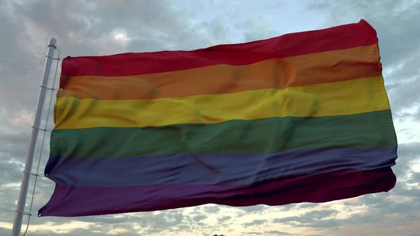 Hbtq Stolthet Flagga Viftar Vinden Mot Djup Vacker Himmel Vid — Stockfoto