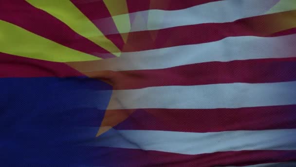 Stany Zjednoczone i Arizona Mieszana Flaga machająca na wietrze. Flaga Arizony i USA na maszcie flagowym — Wideo stockowe
