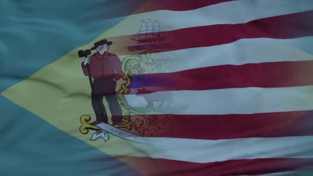 美国和特拉华州的混合国旗在风中飘扬.特拉华州和美国国旗挂在旗杆上 — 图库视频影像