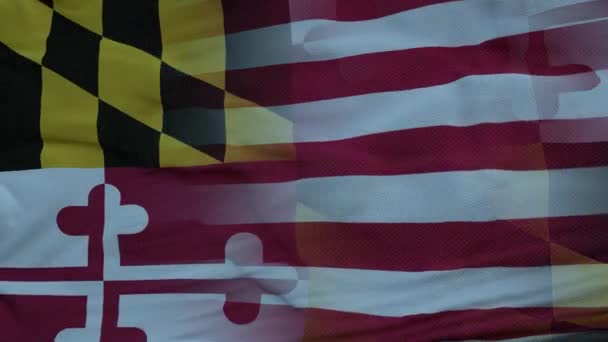 미국 과 메릴랜드주는 깃발흔들기를 바람에 혼합 했다. 매 릴랜드 주와 미국 국기가 깃대에 걸려 있다 — 비디오