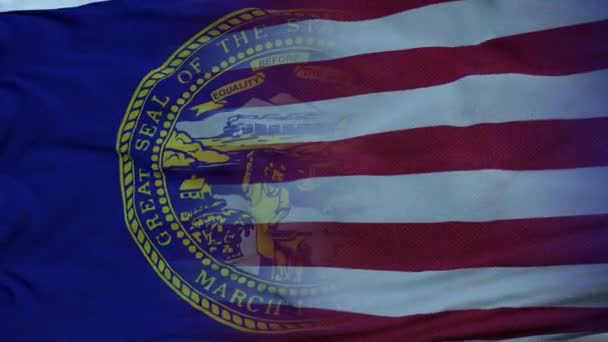 美国和内布拉斯加州的混合国旗在风中飘扬.内布拉斯加州和美国国旗挂在旗杆上 — 图库视频影像