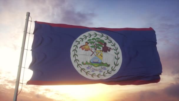 Σημαία του Μπελίζ κυματίζει στον άνεμο, τον ουρανό και τον ήλιο φόντο — Αρχείο Βίντεο