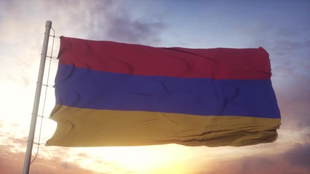 Bandera de Armenia ondeando en el viento, cielo y sol de fondo — Vídeos de Stock