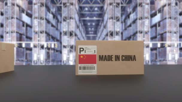 Cajas con texto MADE IN CHINA en el transportador. Productos chinos relacionados con la animación en 3D loopable — Vídeos de Stock