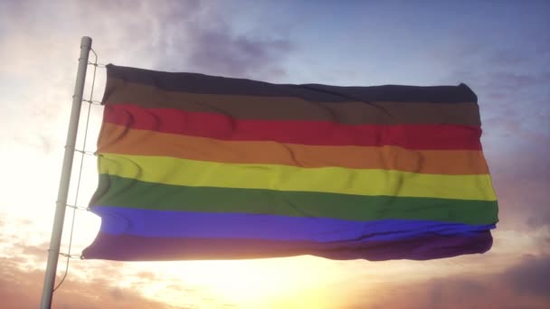 Филадельфия гордость флаг размахивая на ветру, небе и солнце фоне — стоковое видео