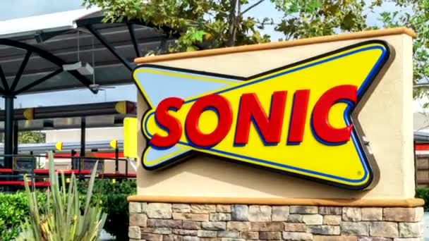Sonic Drive-In Restaurant — Stock Video