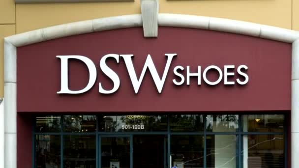 Zapatos DSW Exterior — Vídeo de stock