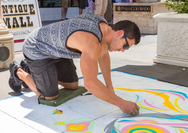 Artiste participant au Pasadena Chalk Festival — Photo