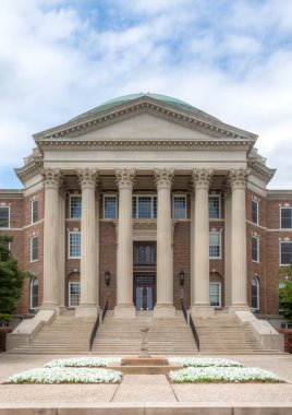 Dallas Hall, Southern Methodist Üniversitesi kampüsünde