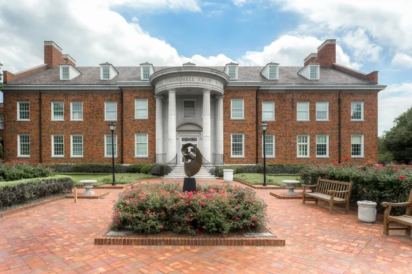 Schakels Crow gebouw op de Campus van de Southern Methodist College — Stockfoto