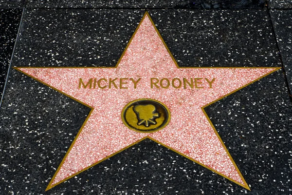 Mickey Rooney estrella en el Hollwyood Paseo de la Fama — Foto de Stock