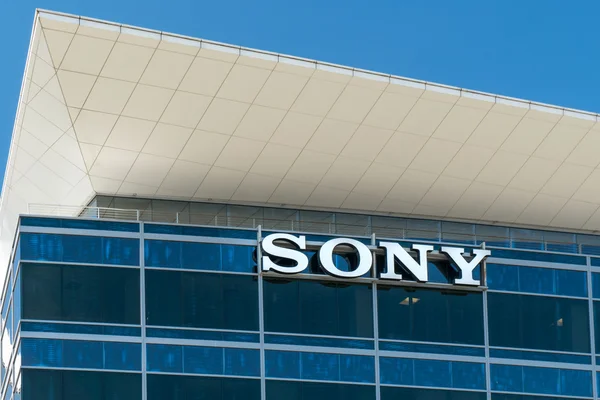 Sinal e logotipo da sede corporativa da Sony Fotografia De Stock