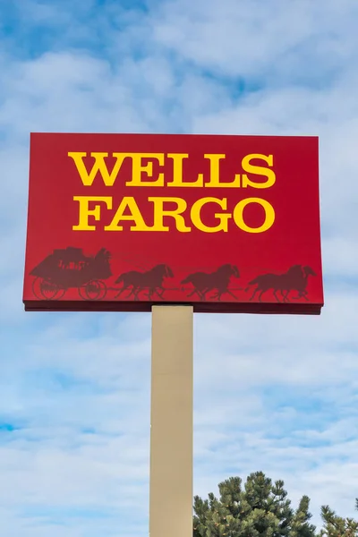 Woodbury Usa Enero 2021 Wells Fargo Bank Exterior Sign Trademark — Foto de Stock