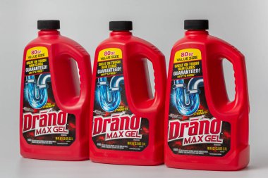St. Paul, MN, ABD - 3 Mart 2021 Drano Max Jel lavabo açıcı ve ticari marka logosu.