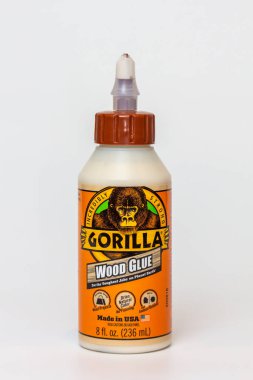 Aziz Paul, MN, ABD - 6 Mart 2021 - Goril Ağacı Yapıştırıcı Ürün Paketi ve ticari marka logosu.