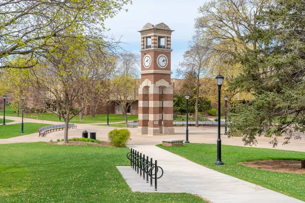 Crosse Abd Nisan 2021 Wisconsin Crosse Üniversitesi Kampüsündeki Hoeschler Kulesi — Stok fotoğraf