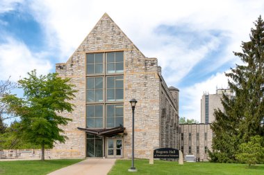 NORTHFIELD, MN, ABD - 10 Mayıs 2021 - St. Olaf Koleji kampüsünde.