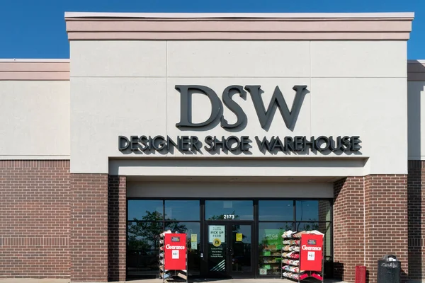 Madison Eua Junho 2021 Dsw Loja Sapatos Varejo Exterior Logotipo — Fotografia de Stock