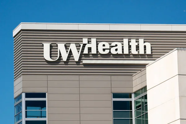 Madison Usa June 2021 Health University Hospital Hosptial Exterior Sign — Stock Photo, Image