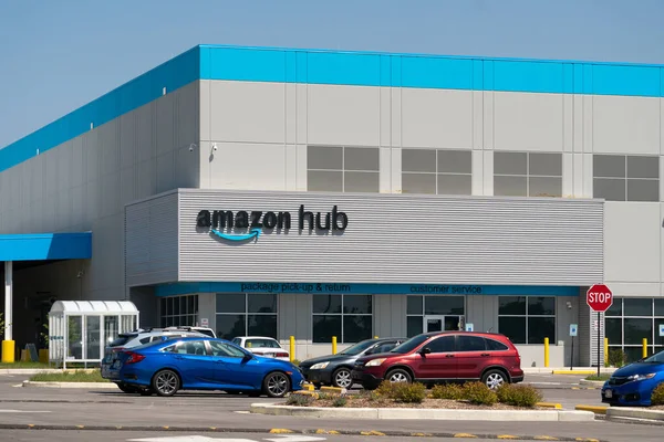Kenosha Usa Juni 2021 Amazon Hub Pick Delivery Facility Exterieur — Stockfoto