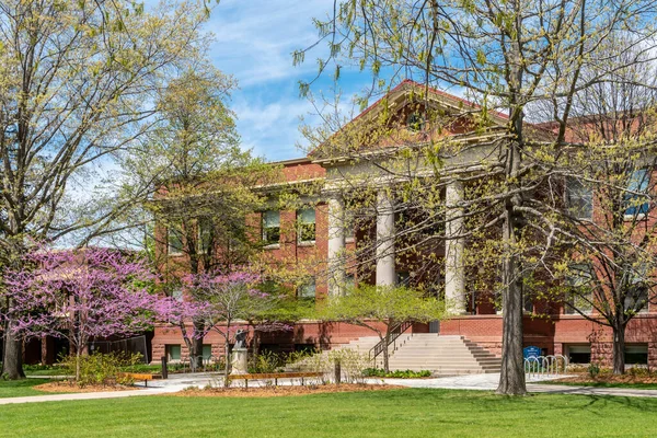 米国ノーザフィールド市 2021年5月10日 カールトン大学キャンパス内のレアードホール — ストック写真