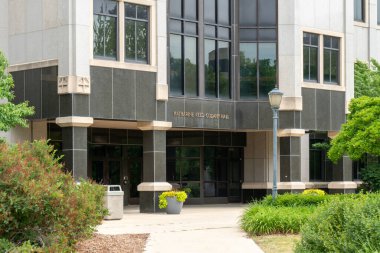 MILWAUKEE, WI, ABD - 19 Haziran 2021 - Katherine Reed Cudahy Hall Marquette Üniversitesi kampüsünde.