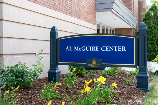 Milwaukee Abd Haziran 2021 Marquette Üniversitesi Kampüsündeki Mcguire Merkezi — Stok fotoğraf