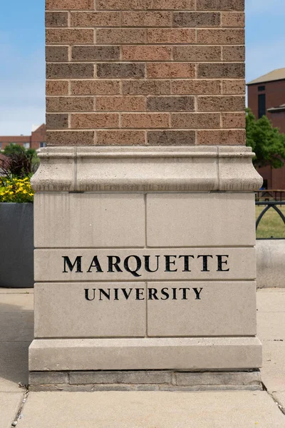 Milwaukee Usa Juni 2021 Entréportar Och Logotyp Till Marquette University — Stockfoto