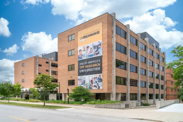 Lapham Hall Campus Van Universiteit Van Wisconsin Milwaukee — Stockfoto