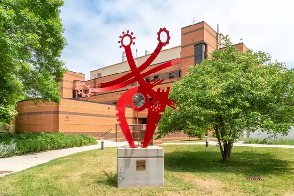 Natuur Technologie Sculptuur Aan Universiteit Van Wisconsin Milwaukee — Stockfoto